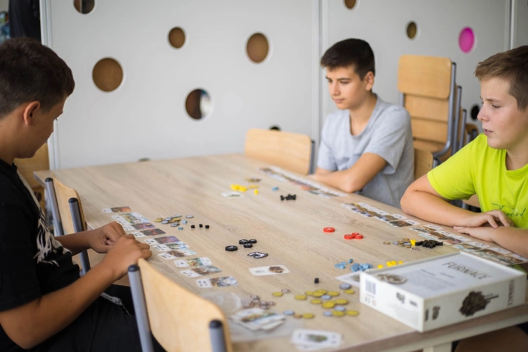 Izbliza kockica od društvene igre